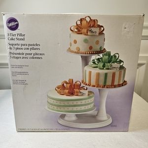 Wilton🔥🔥2XHOST PICK🔥🔥 3 Tier Pillar Cake Stand Brand new with